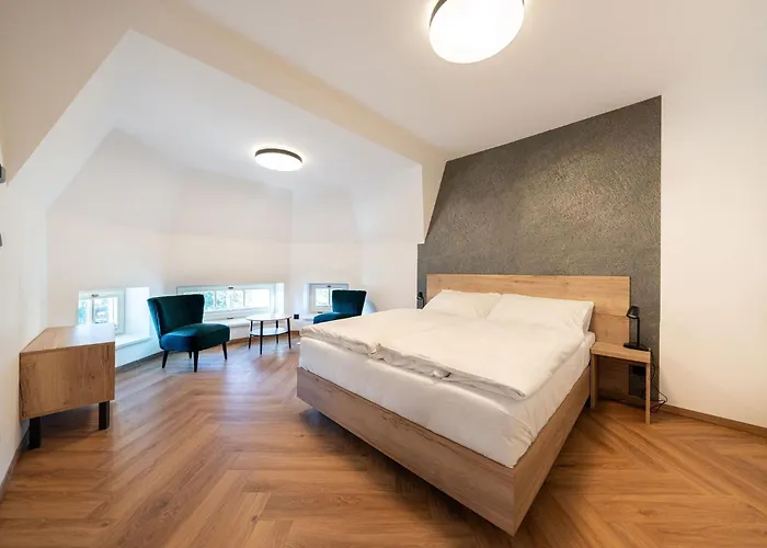 Hotell Oldcock Castle Znojmo